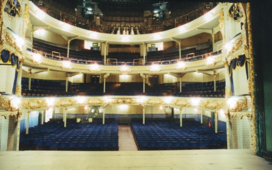 auditorium-of-the-tyne-theatre-opera-house-from-the-stage-2000-theatres-trust