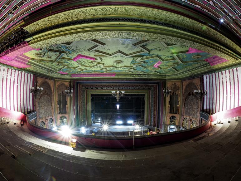 Auditorium of the Granada with a view to the stage